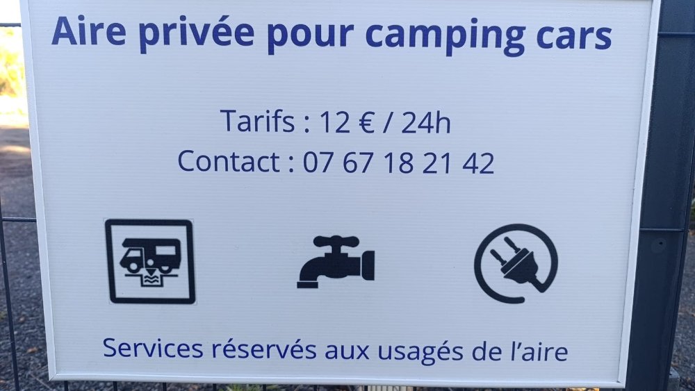 Aire camping-car  Mazaye (63230) - Photo 8